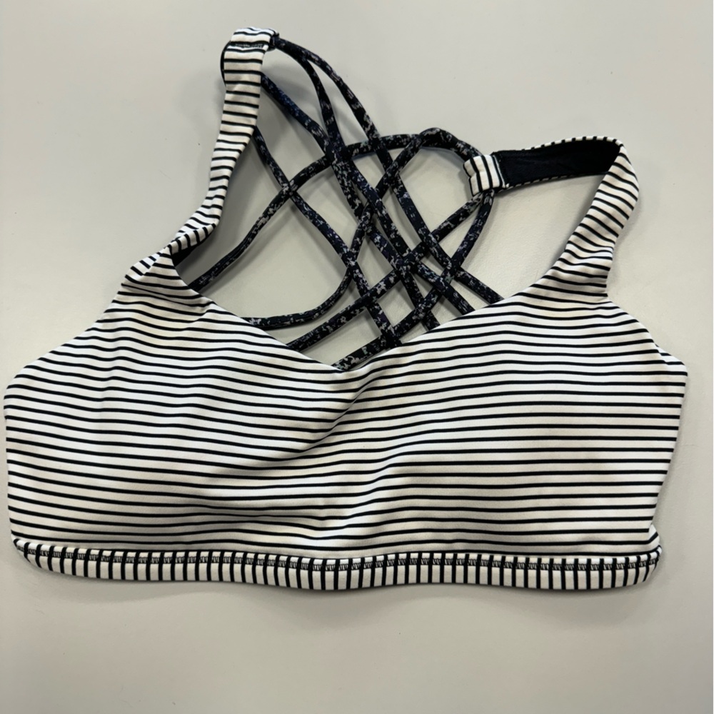 Lululemon free to be bra